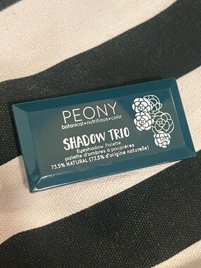 Peony Eyeshadow Trio Palette